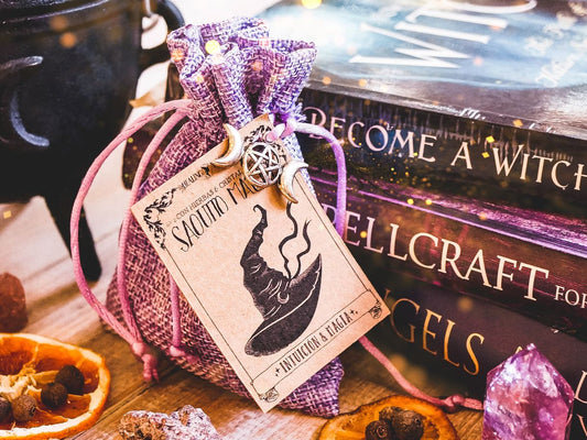 *Saquito Mágico de la Bruja* Charm Bag Aromático con hierbas, flores, resinas & cristales