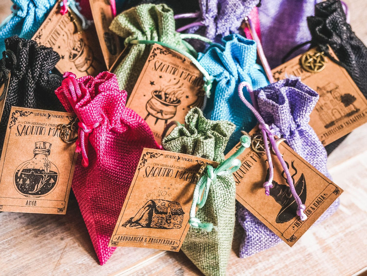 *Saquito Mágico de la Bruja* Charm Bag Aromático con hierbas, flores, resinas & cristales