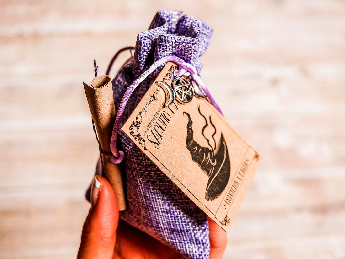 *Saquito Mágico de la Bruja* Charm Bag Aromático con hierbas, flores, resinas & cristales